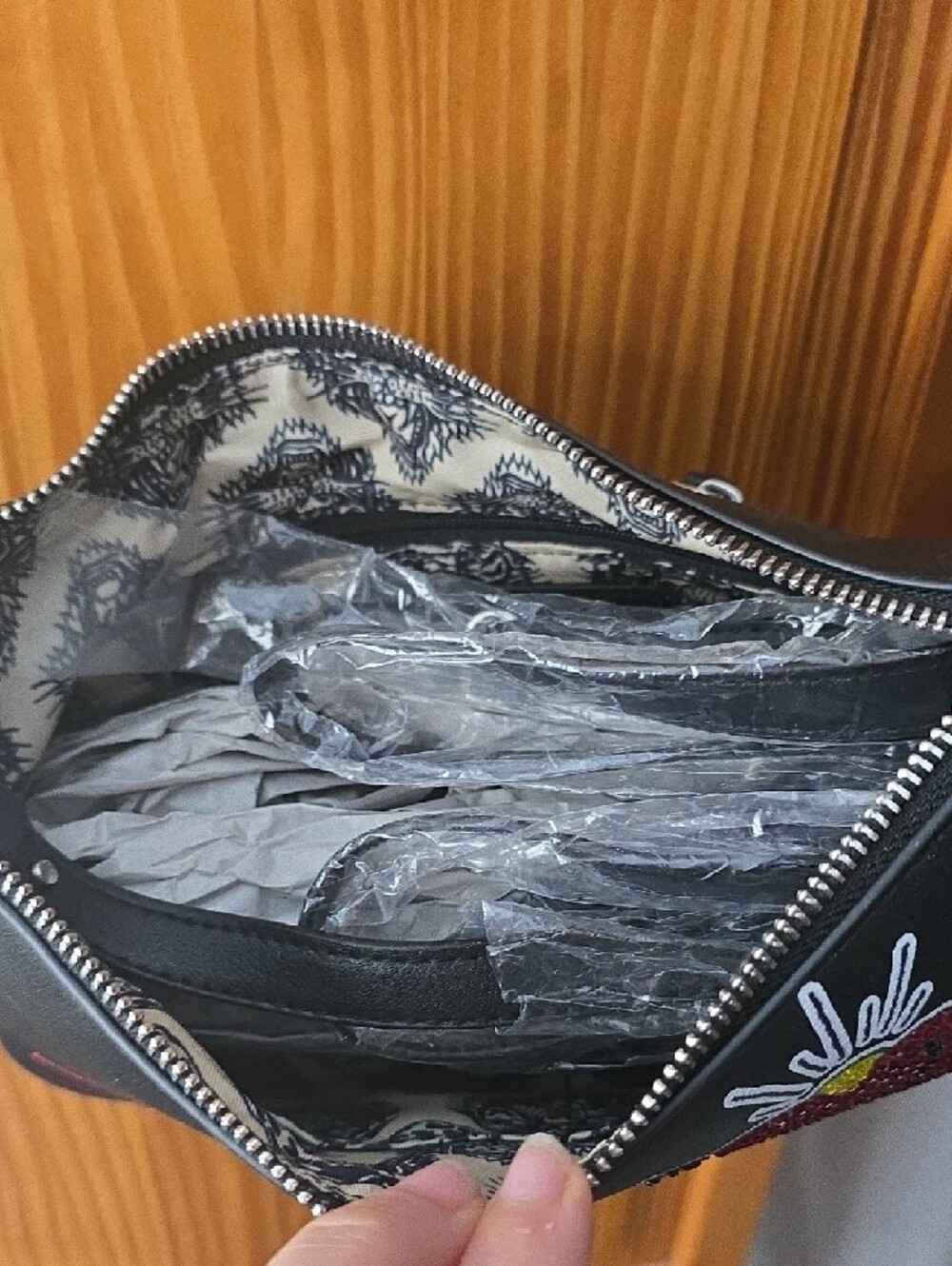 Ed Hardy Black Shoulder Bag with Sequin Design - Picture 5 of 8